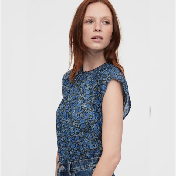 GAP Tops - NWT Gap Shirred Floral Print Summer Blouse